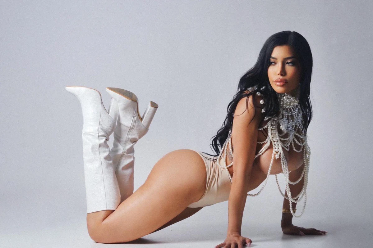 Adriana escort in Dubai