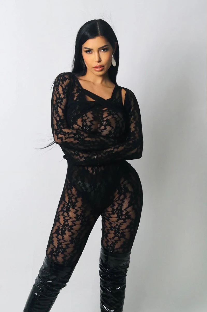 Adriana escort in Dubai