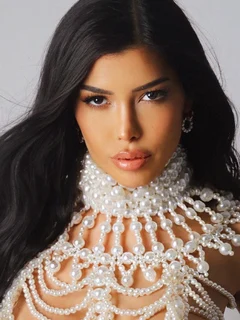 Adriana escort in Dubai