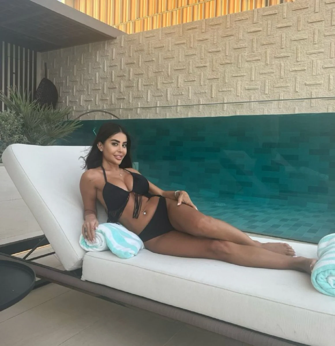 Asal escort in Dubai