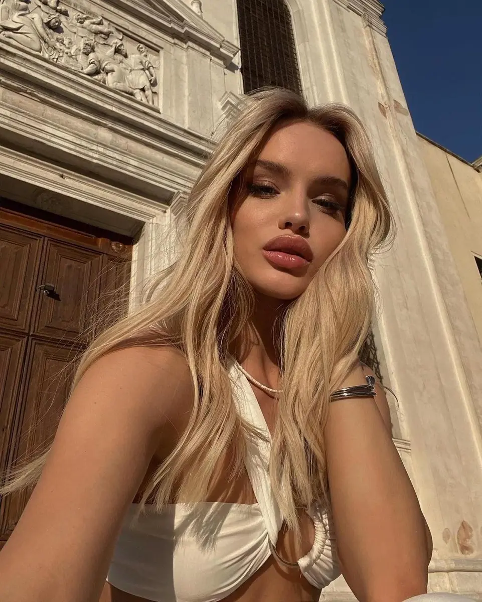 Emma escort in Dubai
