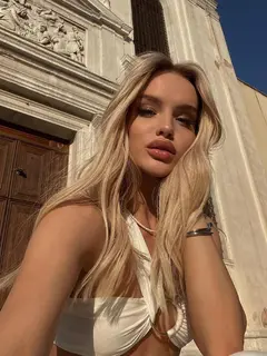 Emma escort in Dubai