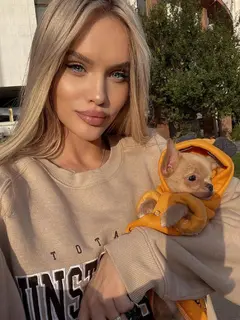 Emma escort in Dubai