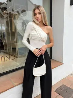 Lana escort in Dubai