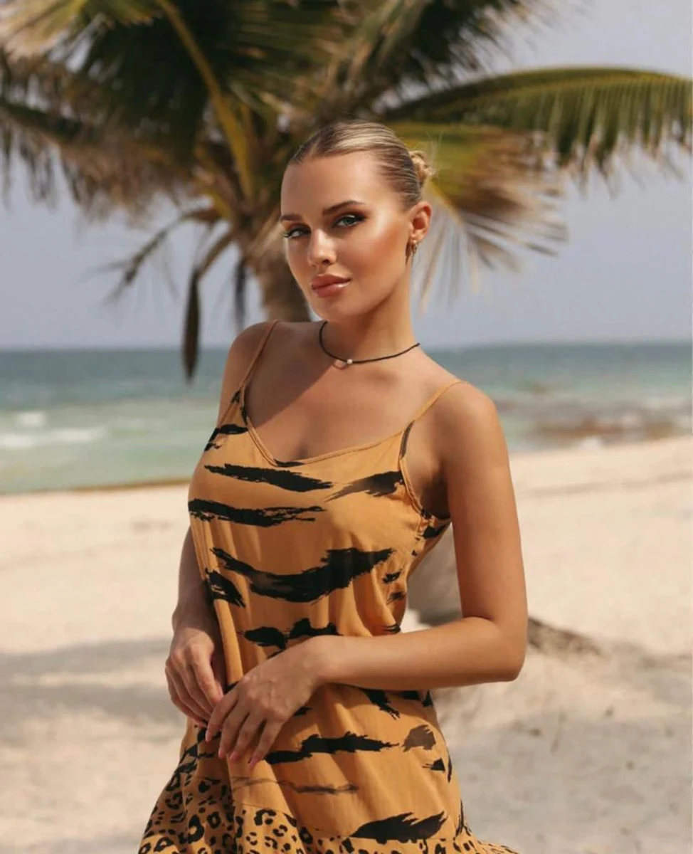 Victoria escort in Dubai