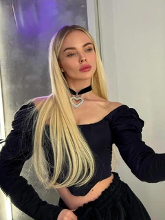 Zoelle escort in Dubai